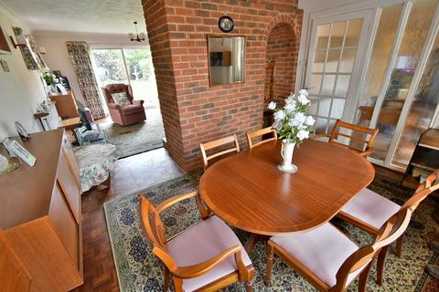 25a Albert Road, Ferndown, BH22 9HD