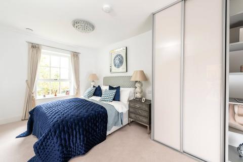 2 bedroom apartment for sale - The Cloisters, High Street, Great Missenden, Buckinghamshire, HP16
