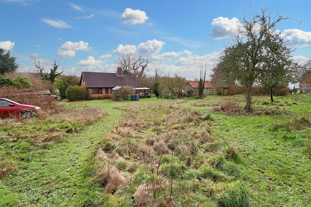 Black Street, Gisleham, Lowestoft 3 bed detached bungalow for sale £