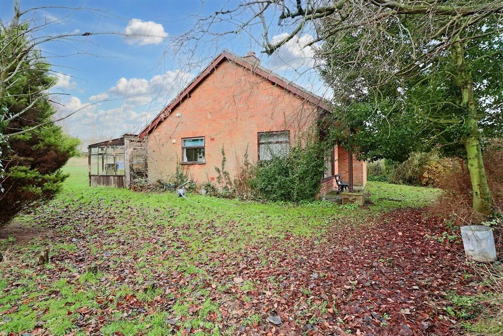 Black Street, Gisleham, Lowestoft 3 bed detached bungalow for sale £