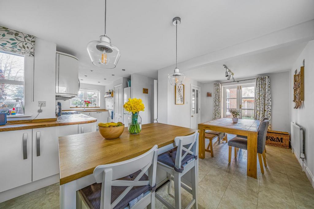 Wye, Ashford TN25 4 bed detached house for sale £585,000