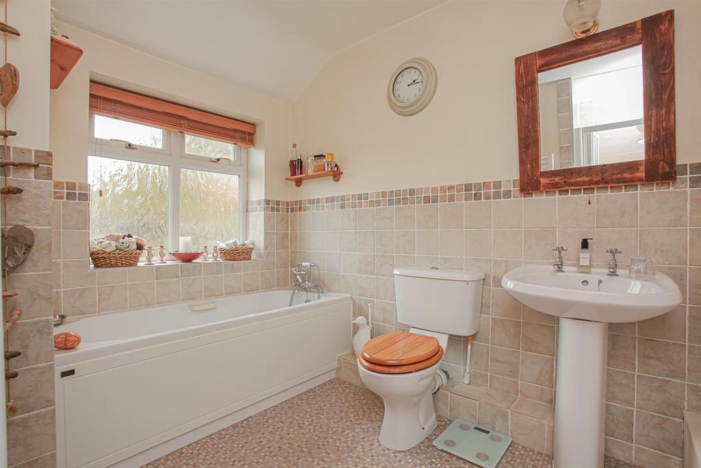 Upstairs bathroom.jpg