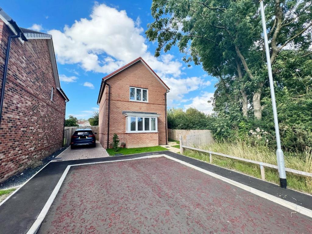Mason Gardens, Chilton, Ferryhill 3 bed detached house for sale £180,000