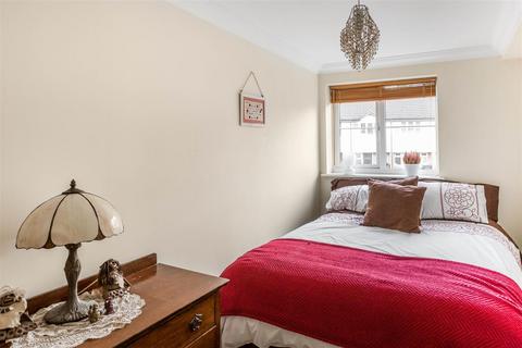 Flat 1, Canvas Court Kings Road, Haslemere, GU27 2QN
