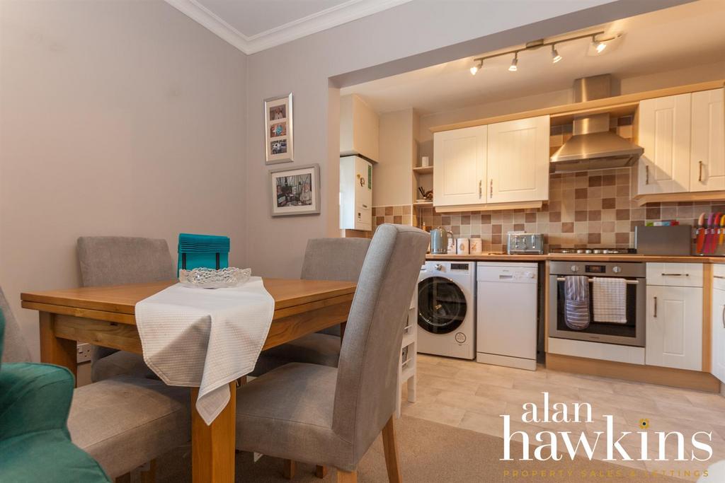 Harrier Close, Calne SN11 9 2 bed apartment £165,000