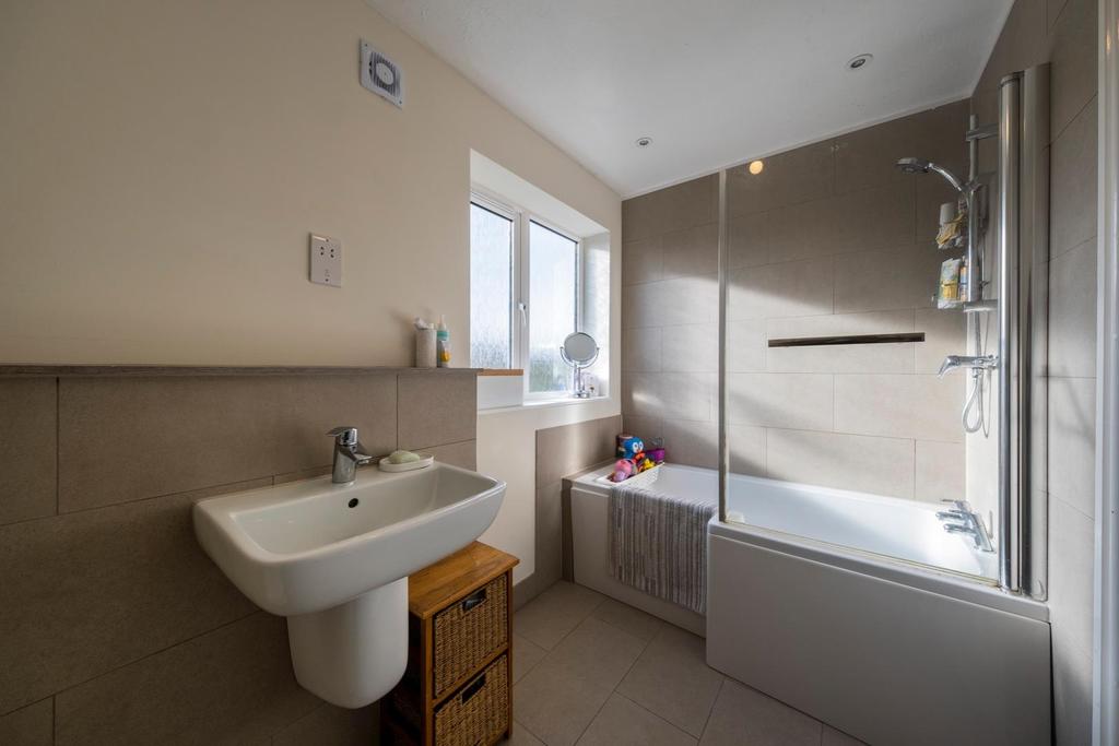 18 Bramley Court-022.JPG