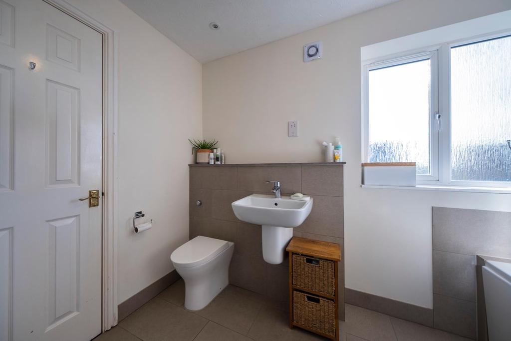 18 Bramley Court-021.JPG