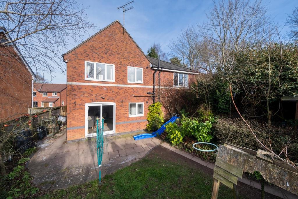 18 Bramley Court-031.JPG