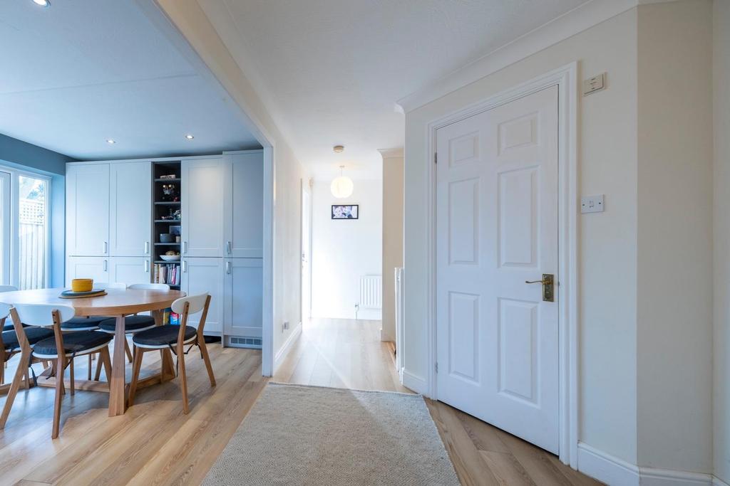 18 Bramley Court-012.JPG