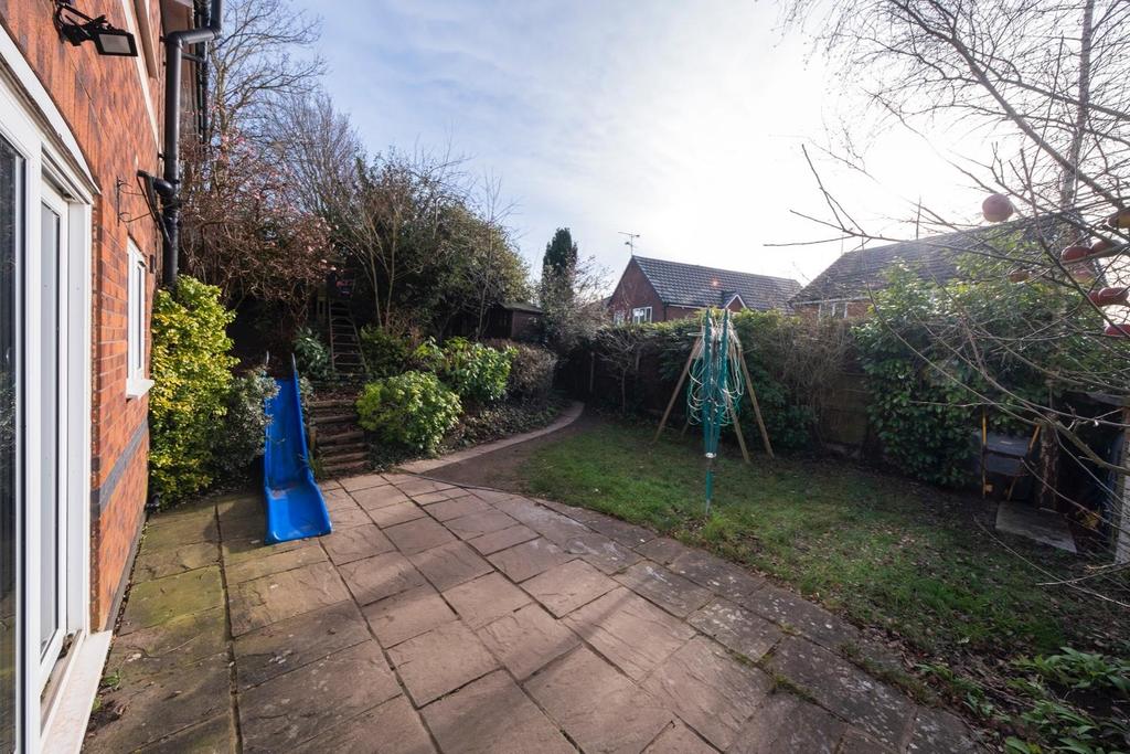 18 Bramley Court-034.JPG