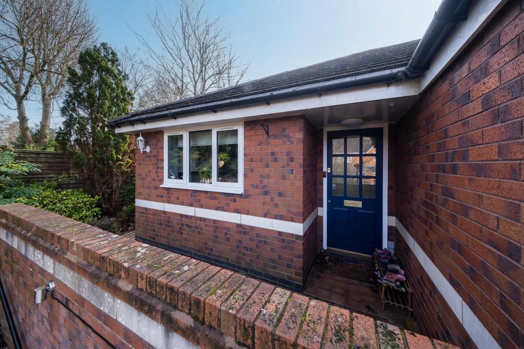 18 Bramley Court-040.JPG