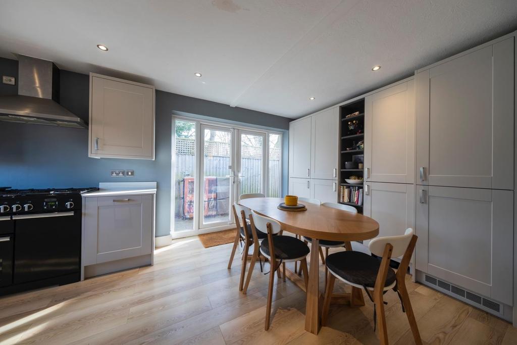 18 Bramley Court-002.JPG