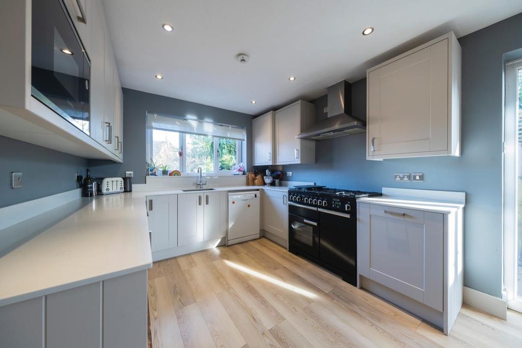 18 Bramley Court-003.JPG