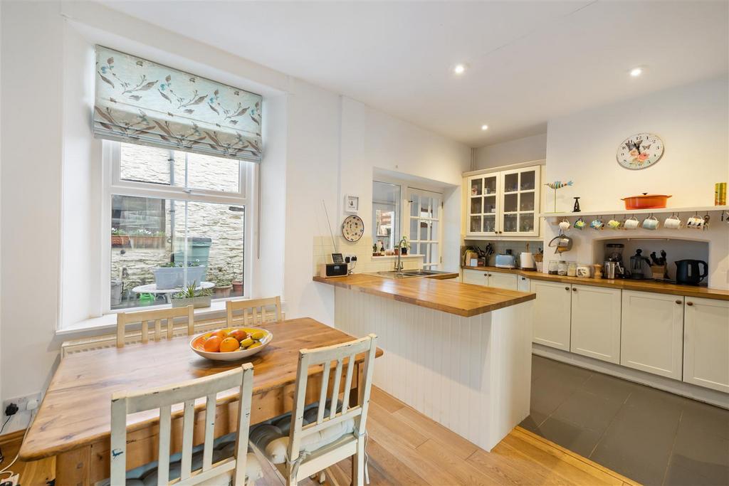 Frogmore, Kingsbridge 2 bed terraced house for sale £425,000