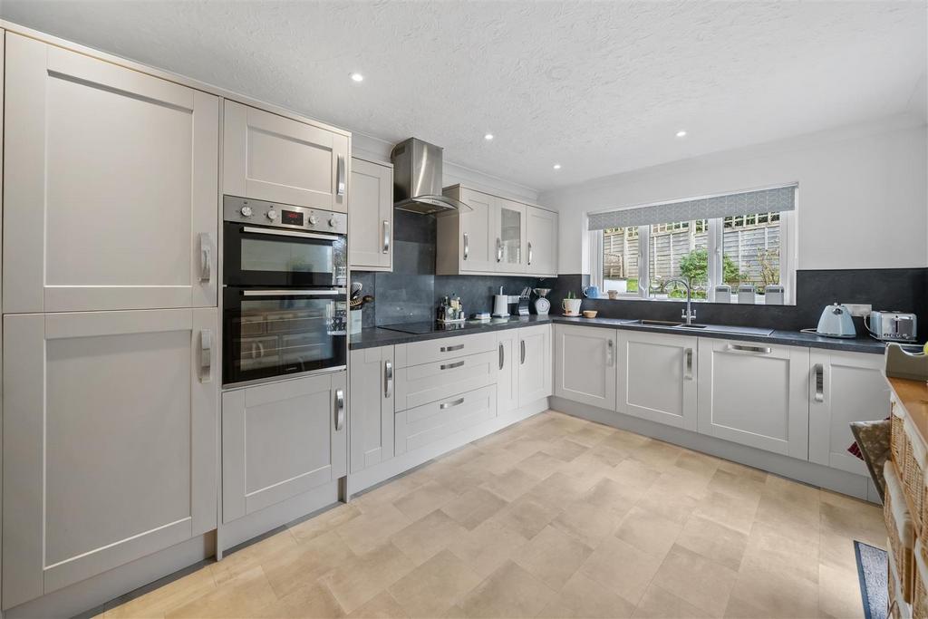 Ebrington Street, Kingsbridge 3 bed bungalow £525,000