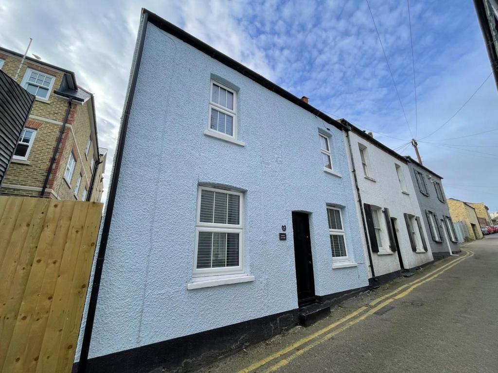 Road, Broadstairs 1 bed property £275,000