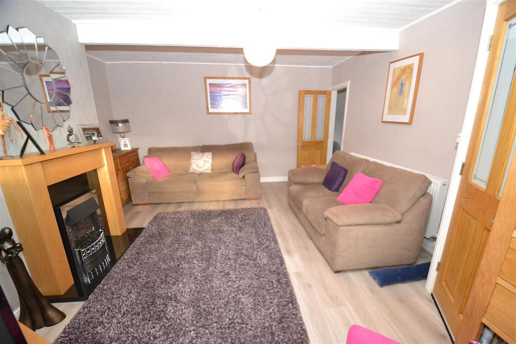 West End, Queensbury 2 bed cottage £129,950
