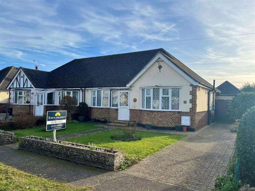 Golden Miller Lane, Polegate 2 bed semidetached bungalow £389,950