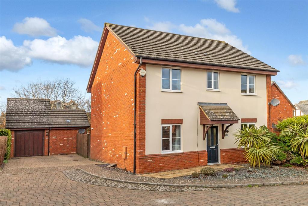 Mahoney Court, Grange Farm, Milton Keynes 5 bed detached house £600,000