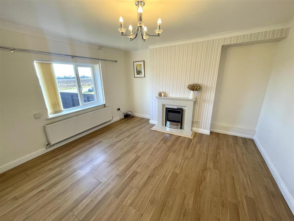 Seagate Road, Long Sutton, Spalding 3 bed semidetached house £179,950