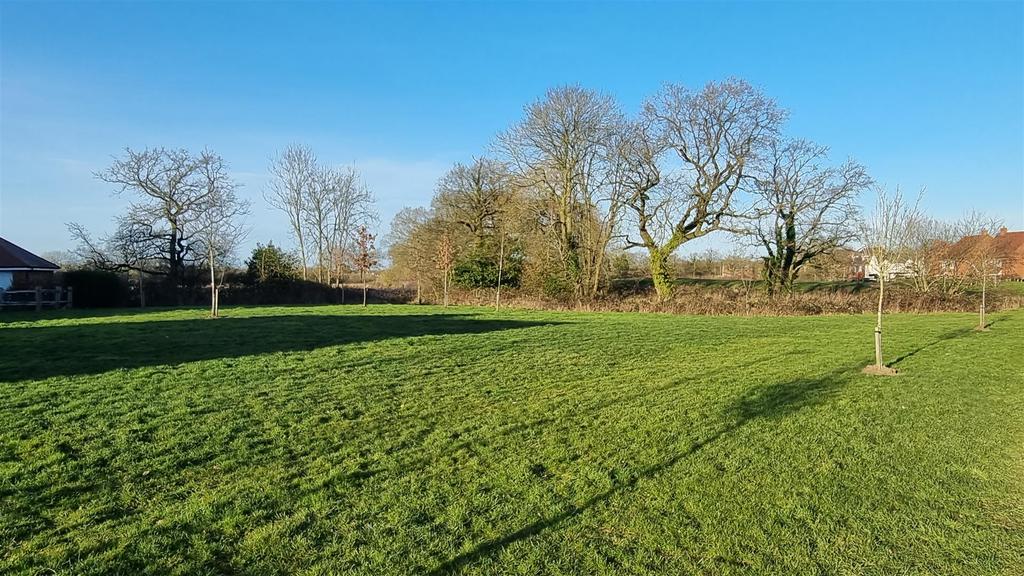 Burnham Road, Wythall 3 bed end of terrace house for sale £325,000