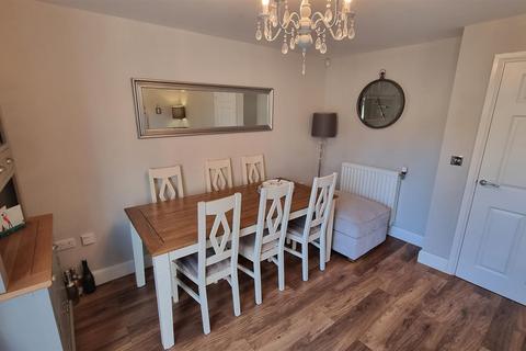 119 Burnham Road, Wythall, Birmingham, B47 6AS