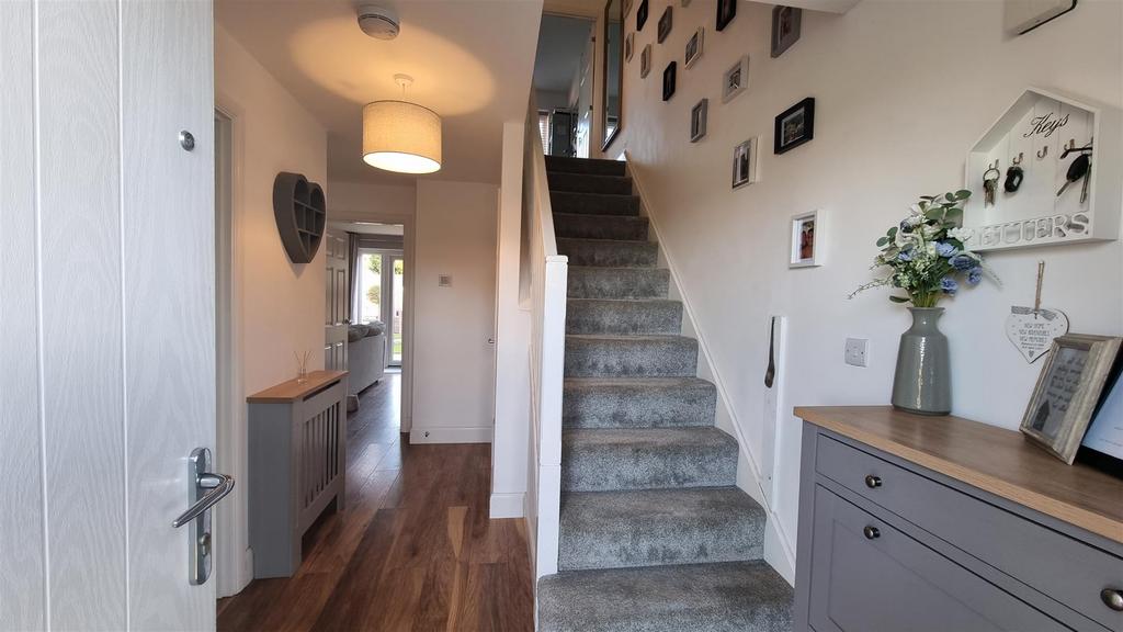 Burnham Road 119 hallway.jpg