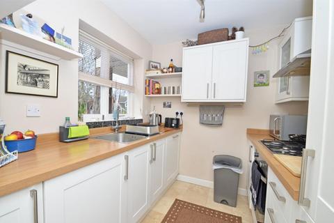 49 High Ridge, Godalming, GU7 1YF