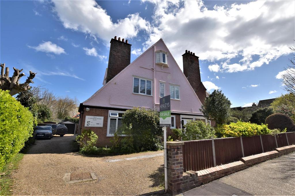 Cliff Avenue, Cromer 2 bed apartment for sale £280,000
