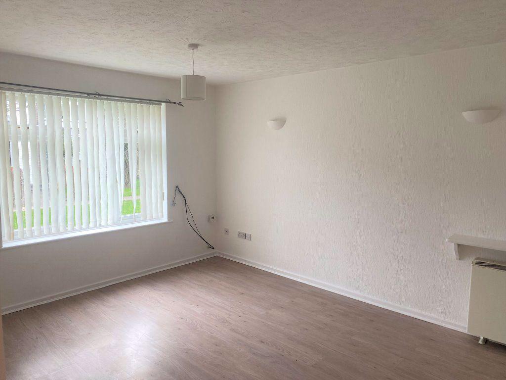 1 BEDROOM GROUND FLOOR FLAT, BROMBOROUGH 1 bed flat £525 pcm (£121 pw)