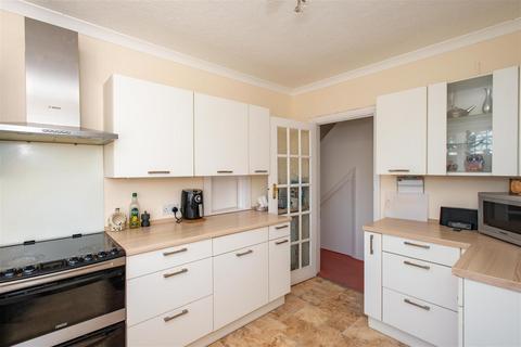 56 Sutherland Avenue, Petts Wood, Orpington, BR5 1RB