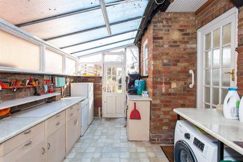 56 Sutherland Avenue, Petts Wood, Orpington, BR5 1RB