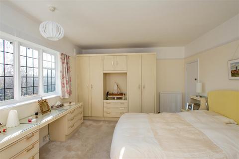 56 Sutherland Avenue, Petts Wood, Orpington, BR5 1RB