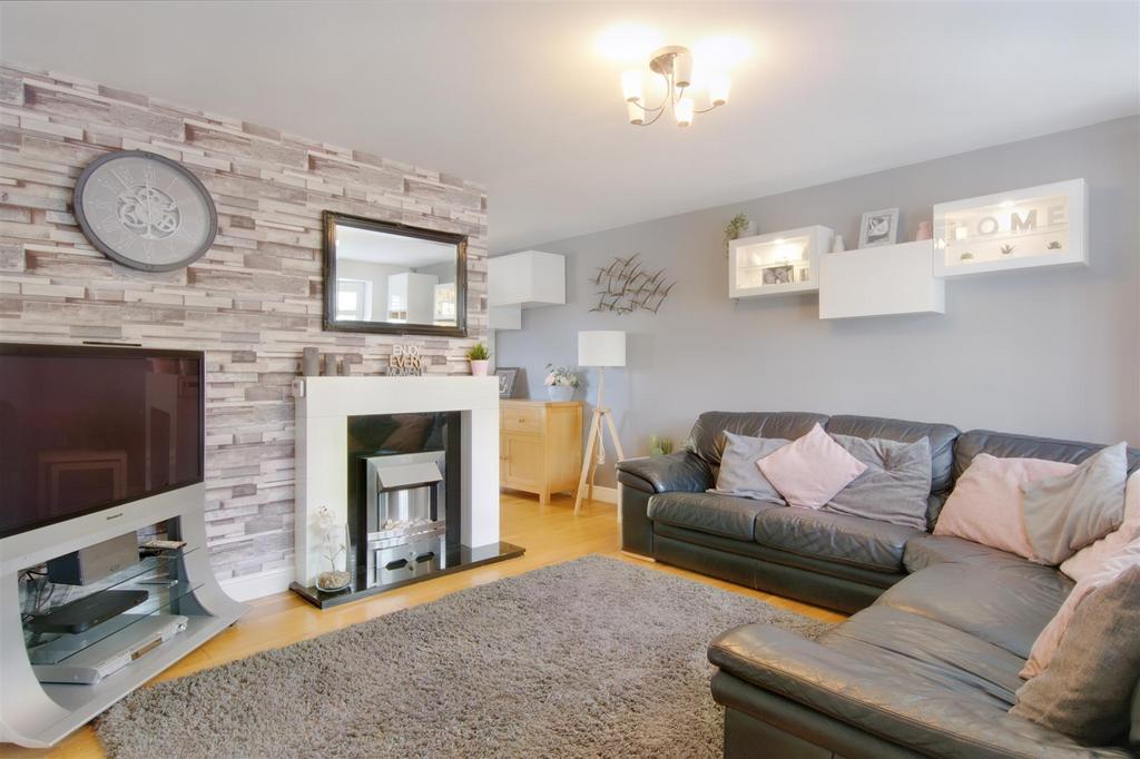 Lounge/Sitting Room