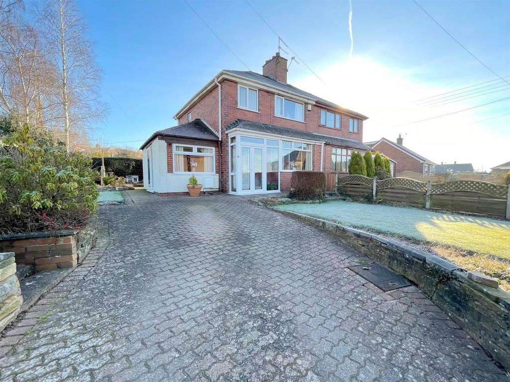 Meadow Close, Forsbrook, StokeOnTrent 2 bed semidetached house for