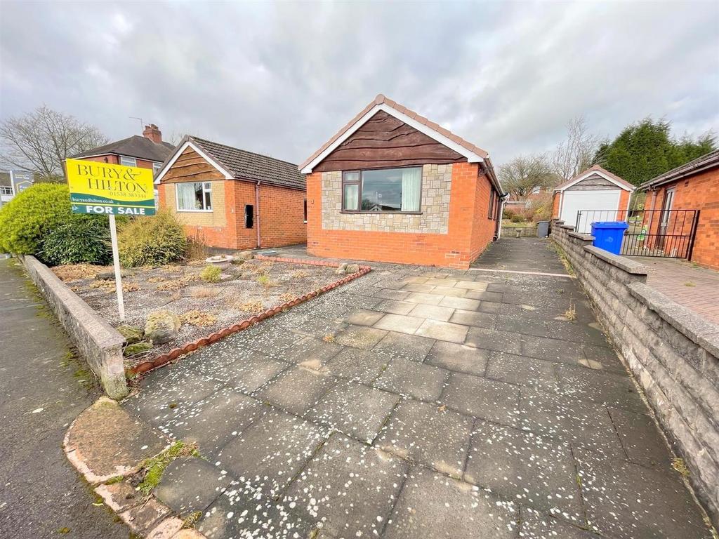 Greysan Avenue, Packmoor, StokeOnTrent 2 bed semidetached bungalow
