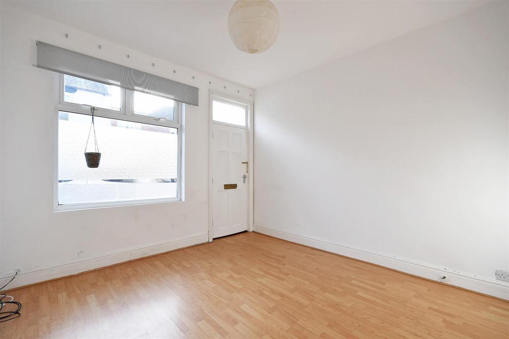 Loxley View Road, Sheffield 2 bed terraced house £195,000