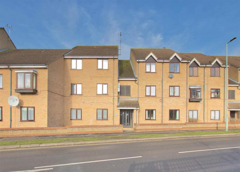 Studio Way, Borehamwood 1 bed flat £1,000 pcm (£231 pw)