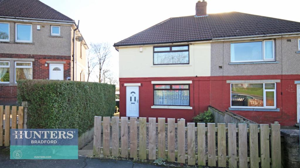 Methuen Oval, Bradford, BD12 8SA 3 bed semidetached house £90,000