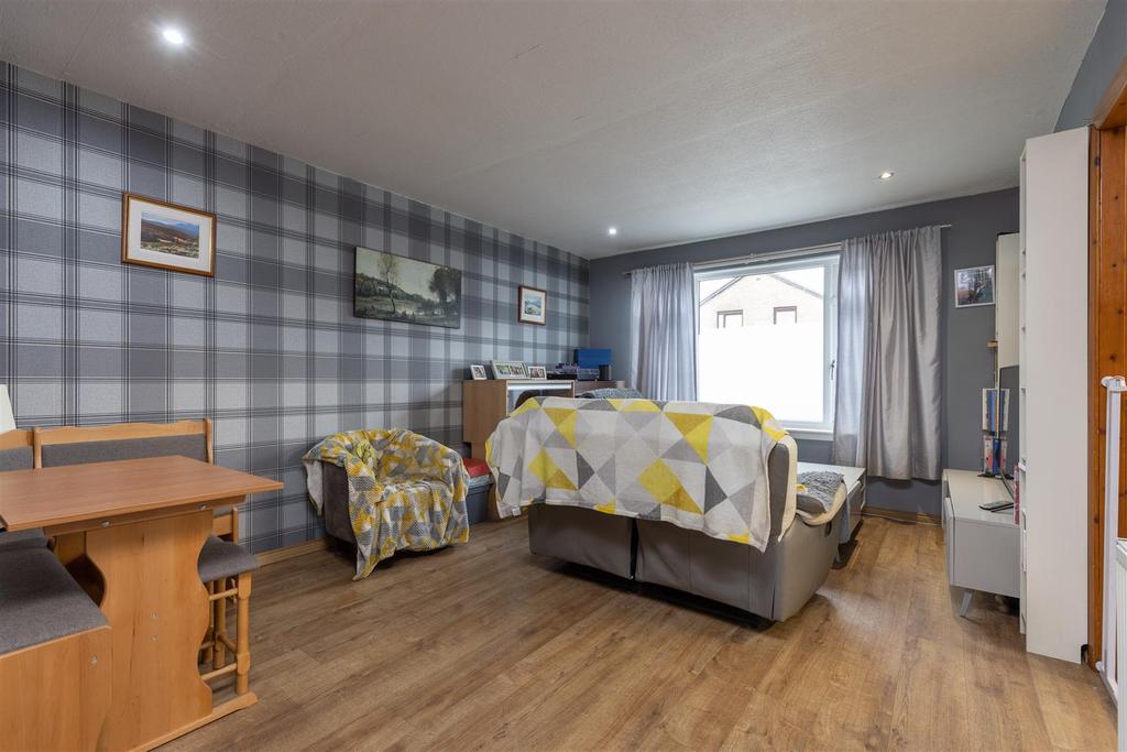 Rowan Avenue, Northmuir, Kirriemuir 2 bed semidetached bungalow £139,995