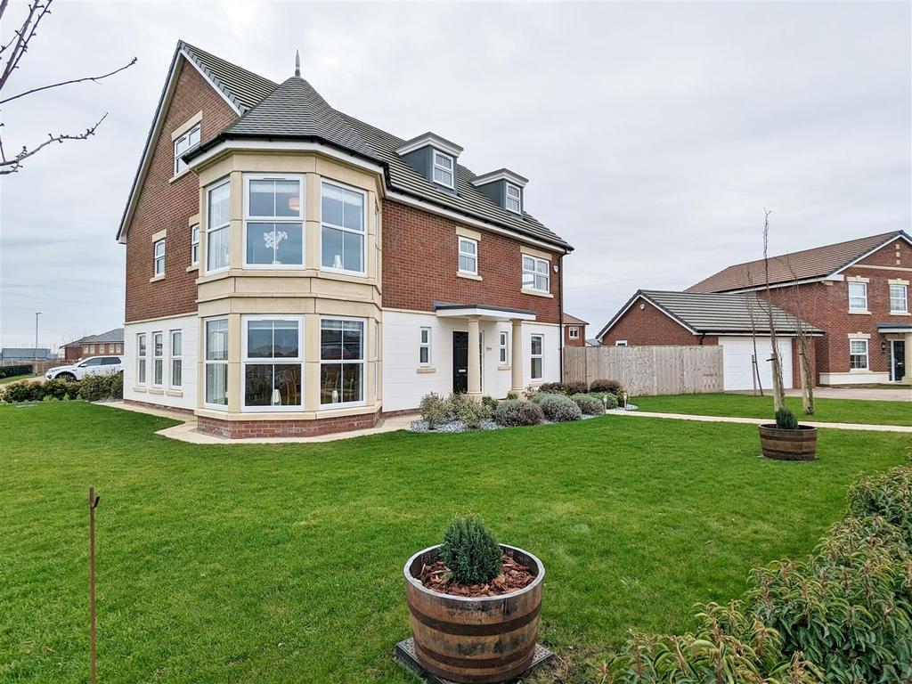 Parkinson Boulevard, Richmond Point, Lytham St Annes 5 bed detached