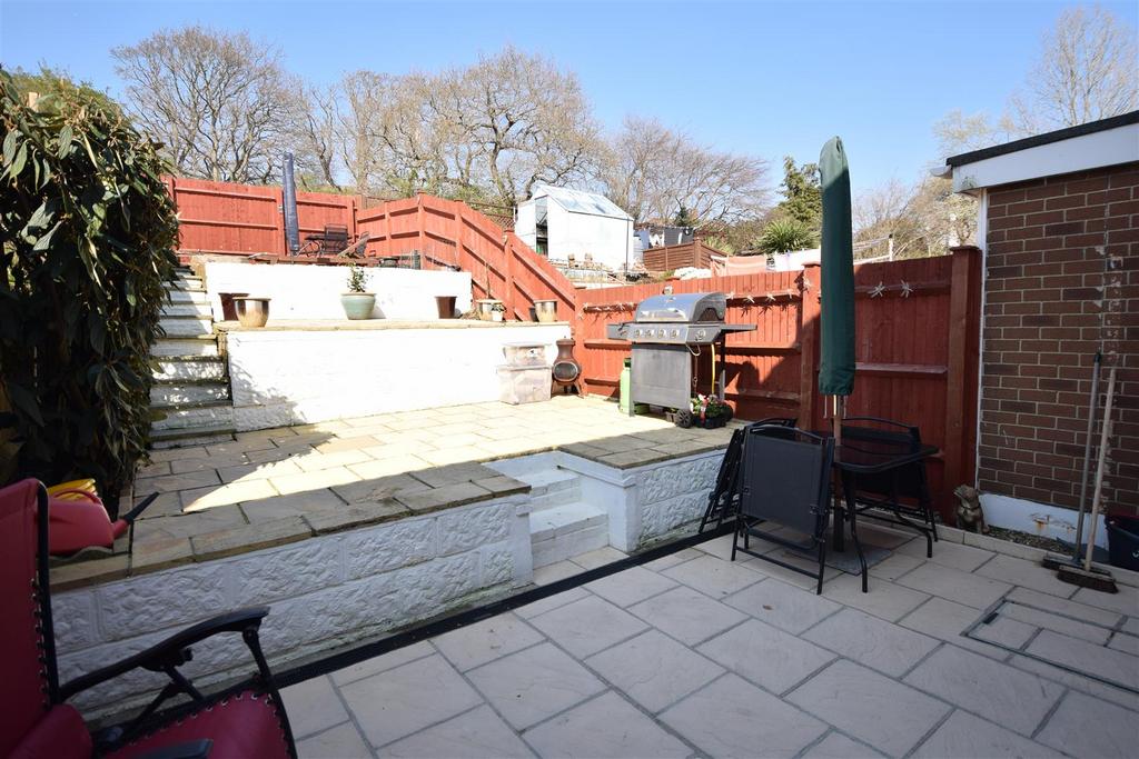 Stonehouse Drive, St. LeonardsOnSea 3 bed terraced house £260,000