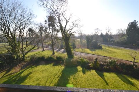 30, Crownlea Court Borrowdale Road, Malvern, WR14 3NG