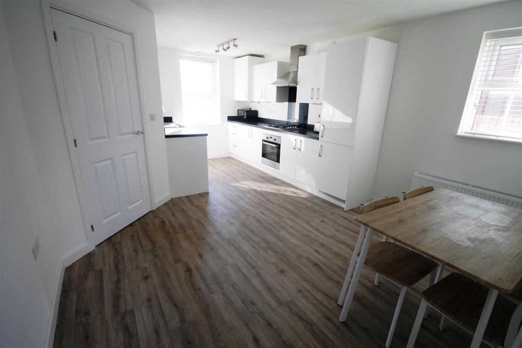 St. Way, Mount Oswald, Durham 3 bed end of terrace house £999