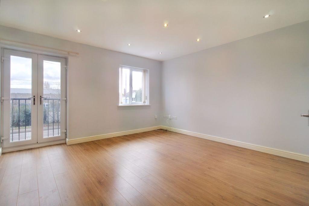 Bye Pass Road, Chilwell, NG9 5HL 2 bed apartment £820 pcm (£189 pw)
