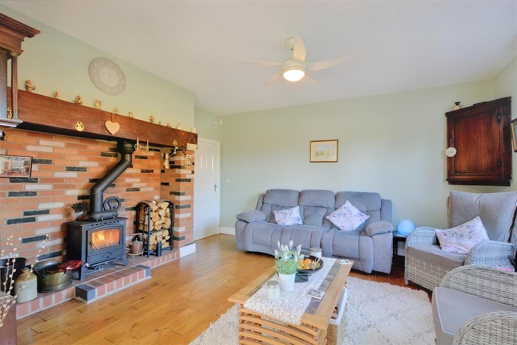 Living Room2.jpeg