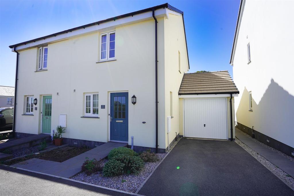 Hillpark, Buckland Brewer 2 bed semidetached house £825 pcm (£190 pw)