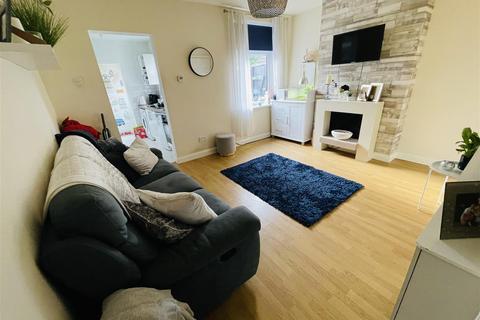 104 Tomkinson Road, Nuneaton, CV10 8BN