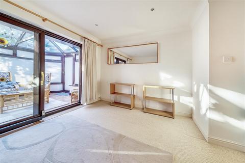 2 Abrams View, Scarborough, YO11 3YE