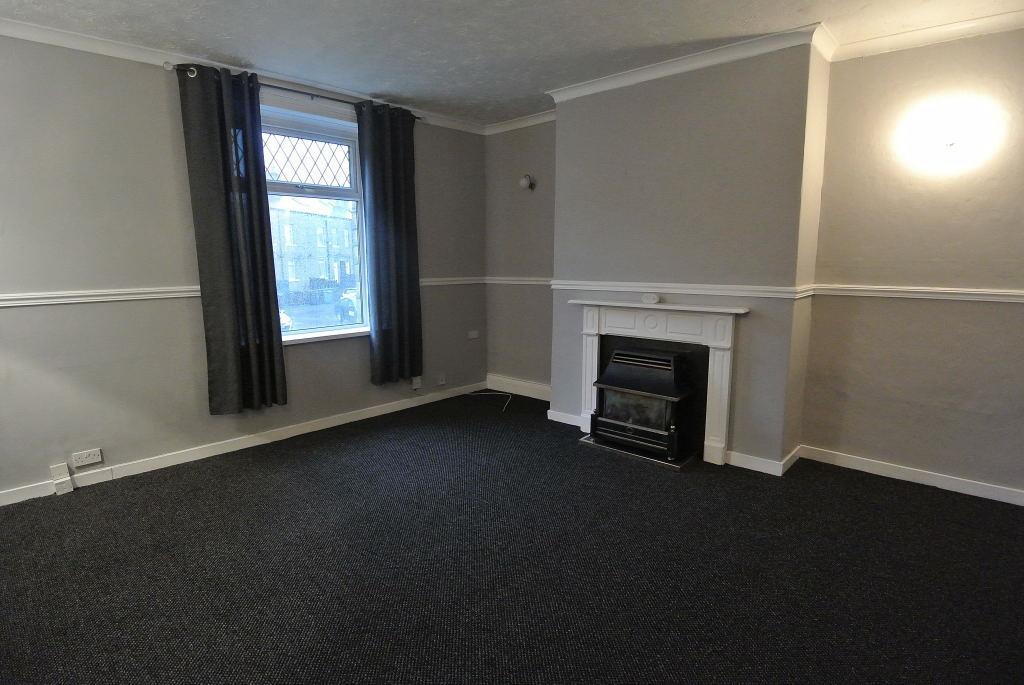 Wellington Street, Lindley, Huddersfield 2 bed terraced house £595